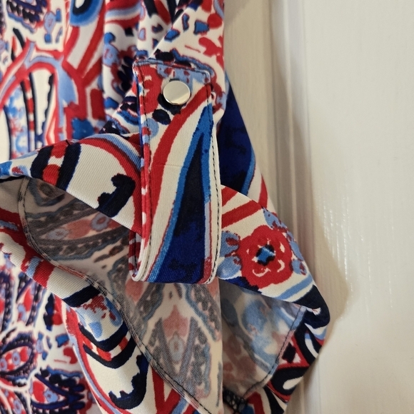 Sami & Jo Multicolor Shortsleeve With Snap Woman's Top Size Small With Stretch - Picture 5 of 10